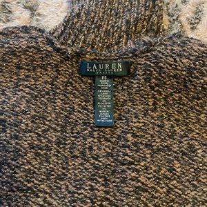 Sleeveless turtleneck sweater